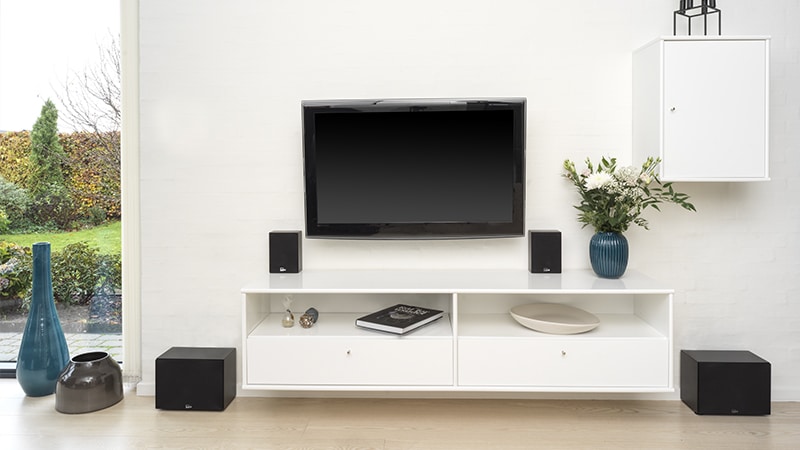 MH-3 speakers and BW-3 woofers in living room