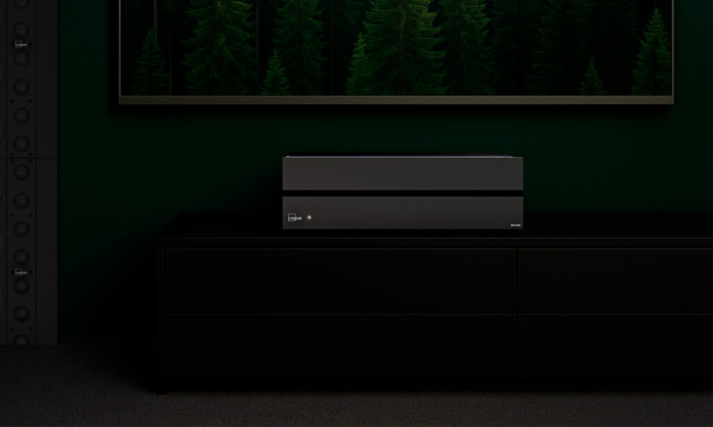 Lyngdorf MXA-8400 amplifier in green home cinema