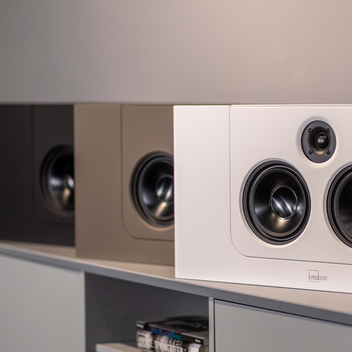 Lyngdorf FR-2 H speaker in black, mocca and white