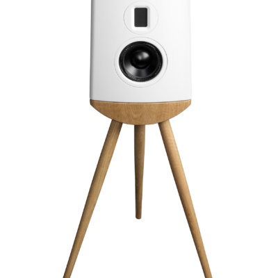Lyngdorf Cue-100 pictures 18 Cue-100_whiteoak_1.png